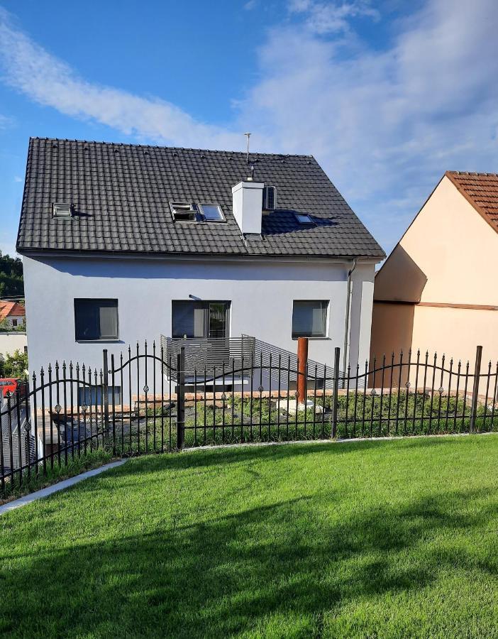 Apartmany Moravia Milovice  Екстериор снимка